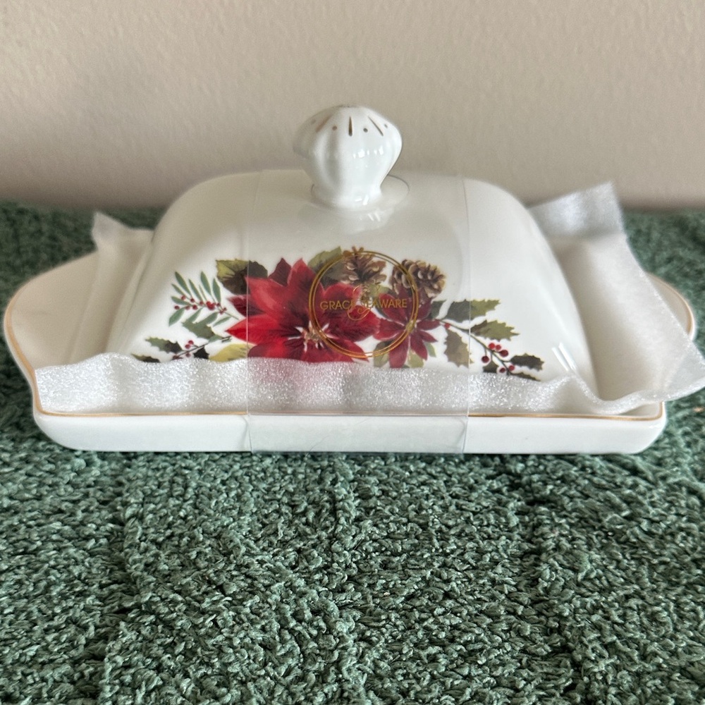 Grace Pantry Holiday Christmas Covered Butter Dish Poinsettia NEW!